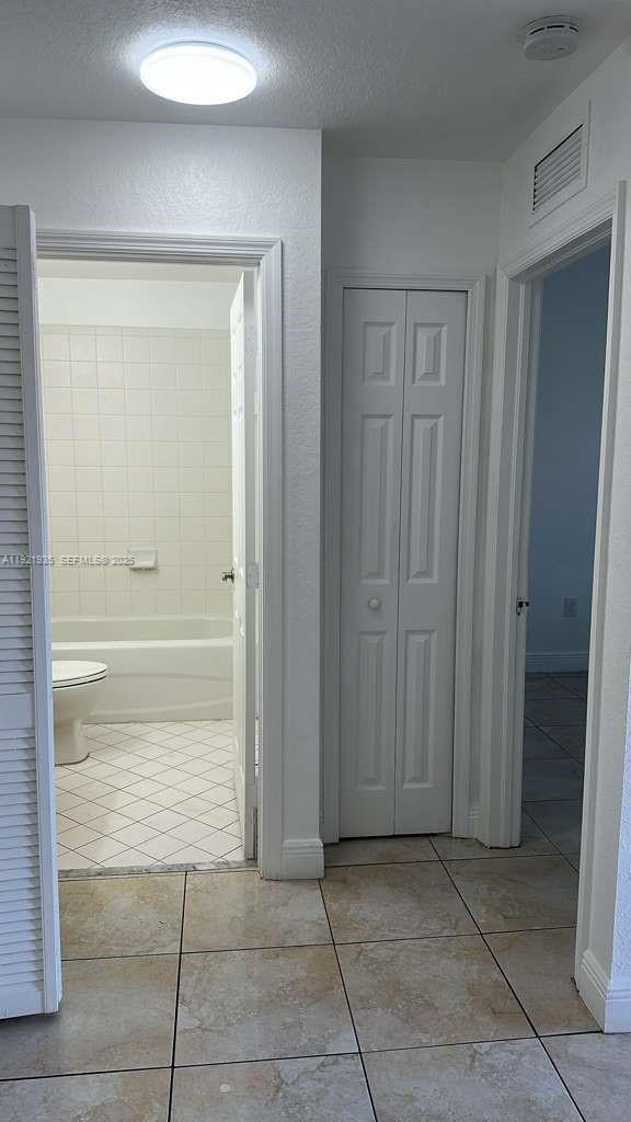 Building Photo - 1250 SE 28th Ct