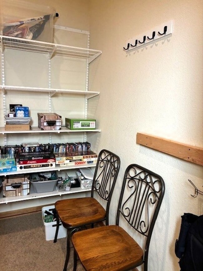 Building Photo - Long Term Rental- Buffalo Ridge/Village 403CC