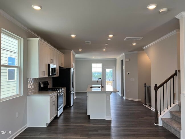 Building Photo - 642 Gimari Dr
