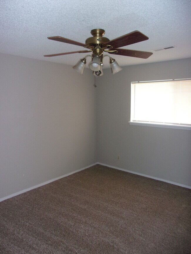 Building Photo - Call 918-921-9955 To Schedule Your Showing Now!
