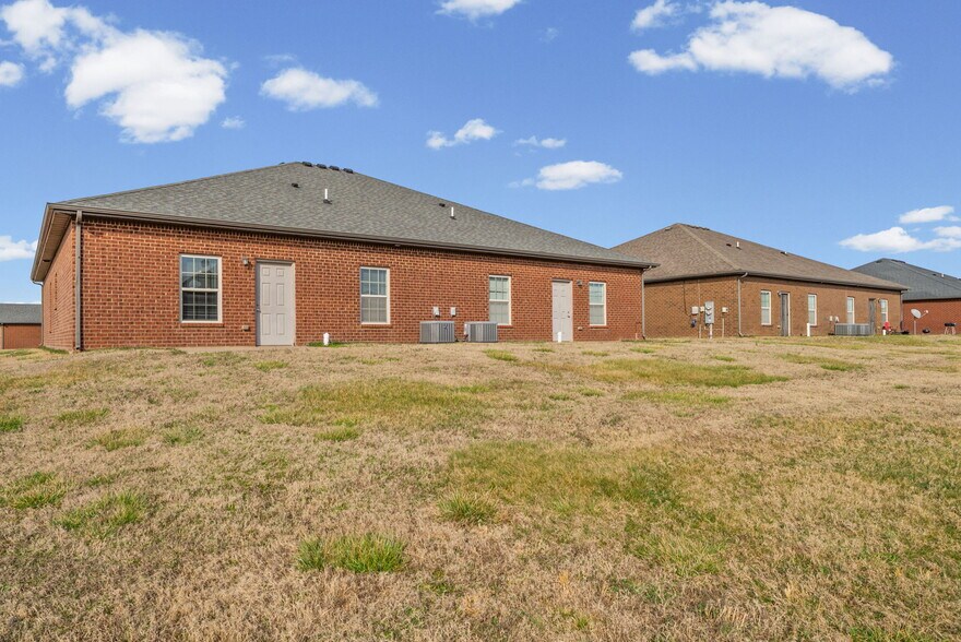 Building Photo - 109 Holland Dr