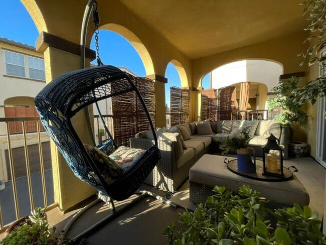 Building Photo - Rent Special - 2 weeks free rent!! 3 bedro...