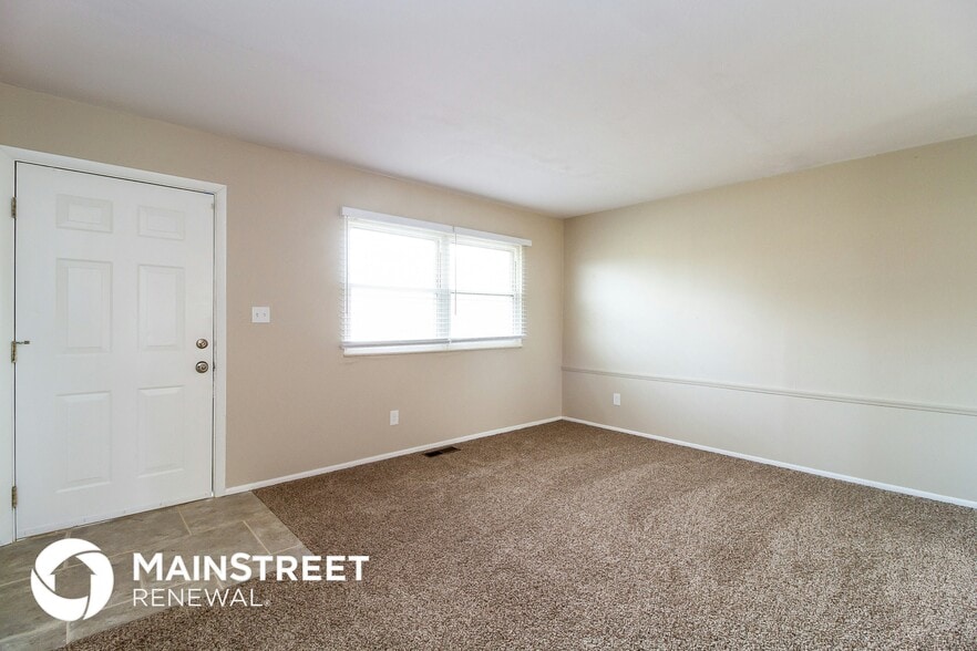 Building Photo - 1880 Queensrowe Pl