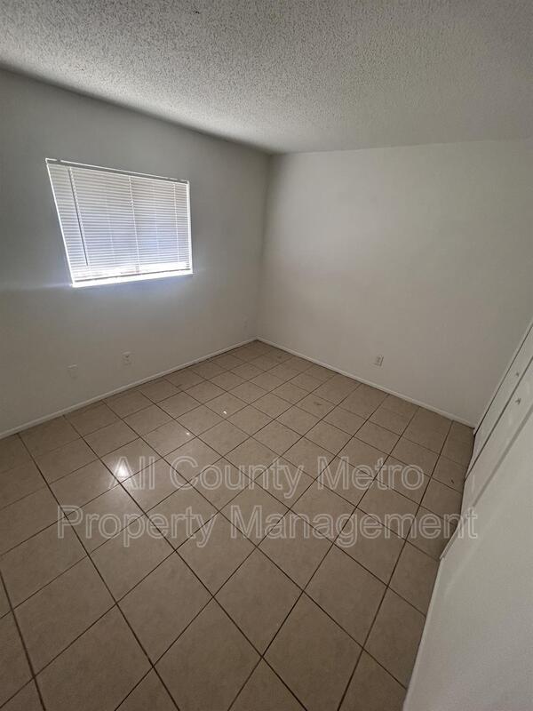 Building Photo - 2539 Ridgewood Ave