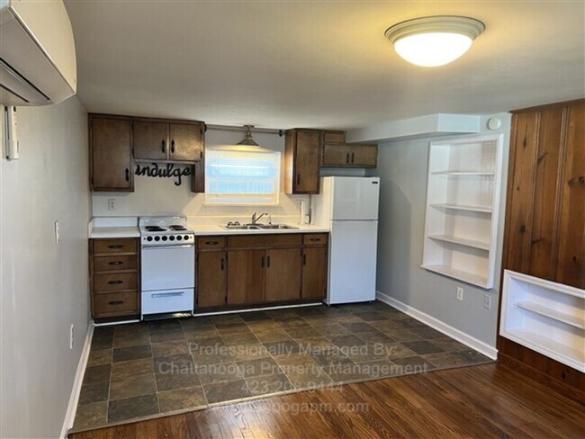 Building Photo - 310 S Parkdale Ave