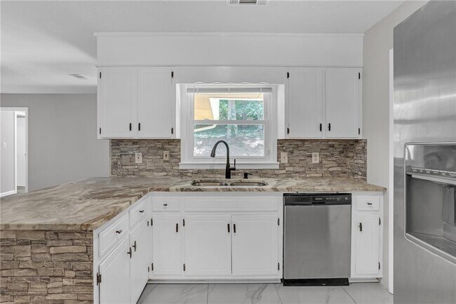 Building Photo - 4906 Wolverton Dr