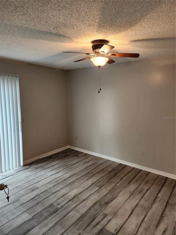 Building Photo - 906 Robinhood Ct