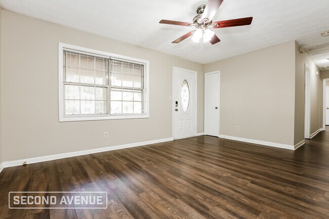 Building Photo - 2053 Chestnut Log Dr