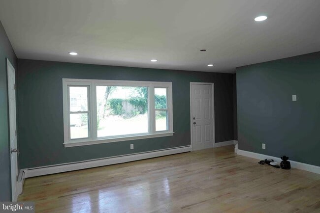 Building Photo - 39 Babcock Ln