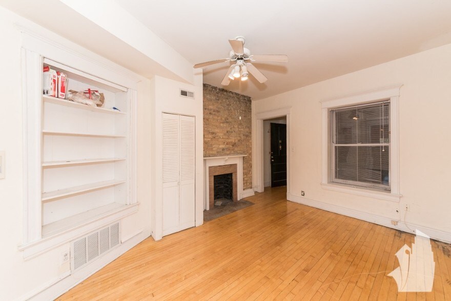 Building Photo - 853 W Lill Ave