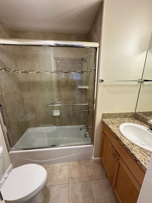 Building Photo - 3615 Chestnut St