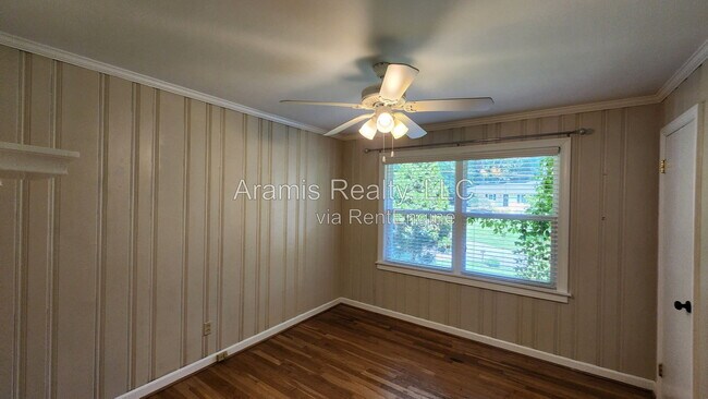 Building Photo - 1032 Homewood Ct