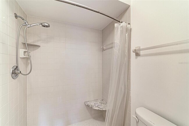 Building Photo - 4863 Village Garden Dr