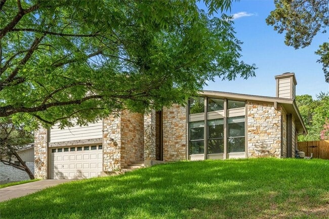 Building Photo - 6100 Danwood Dr