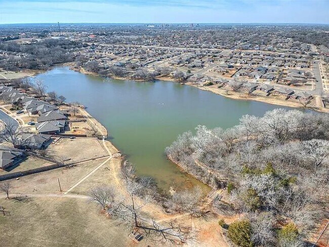Building Photo - 2912 Canyon Oaks Ct