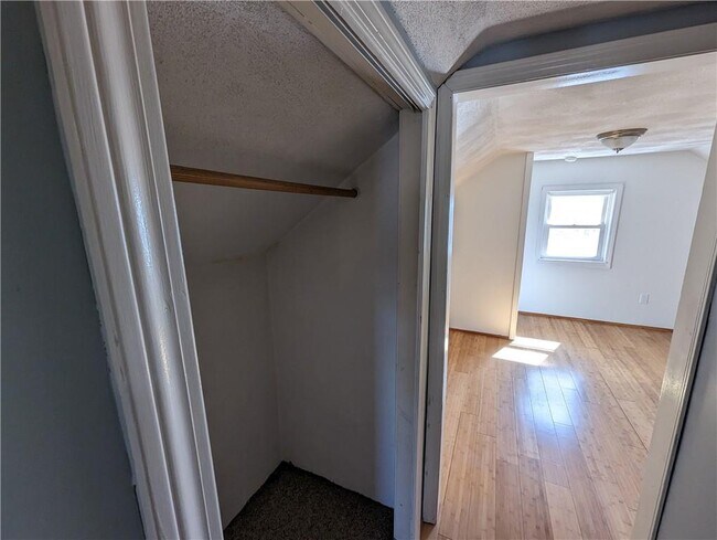 Building Photo - 61 Utton Ave