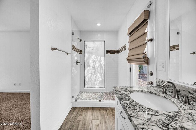 Building Photo - 5219 E Winchcomb Dr
