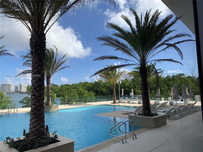 Building Photo - 16385 Biscayne Blvd