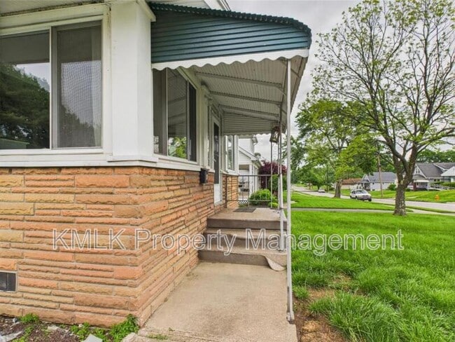 Building Photo - 1654 Wakefield Ave