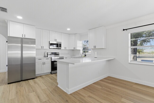 Building Photo - 4420 W Carmen St