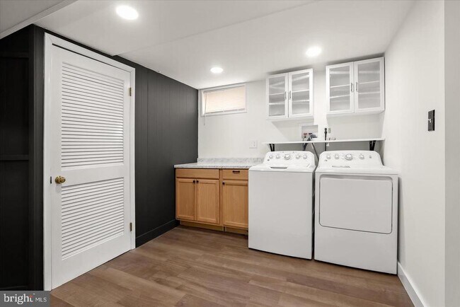 Building Photo - 517 Winters Ln
