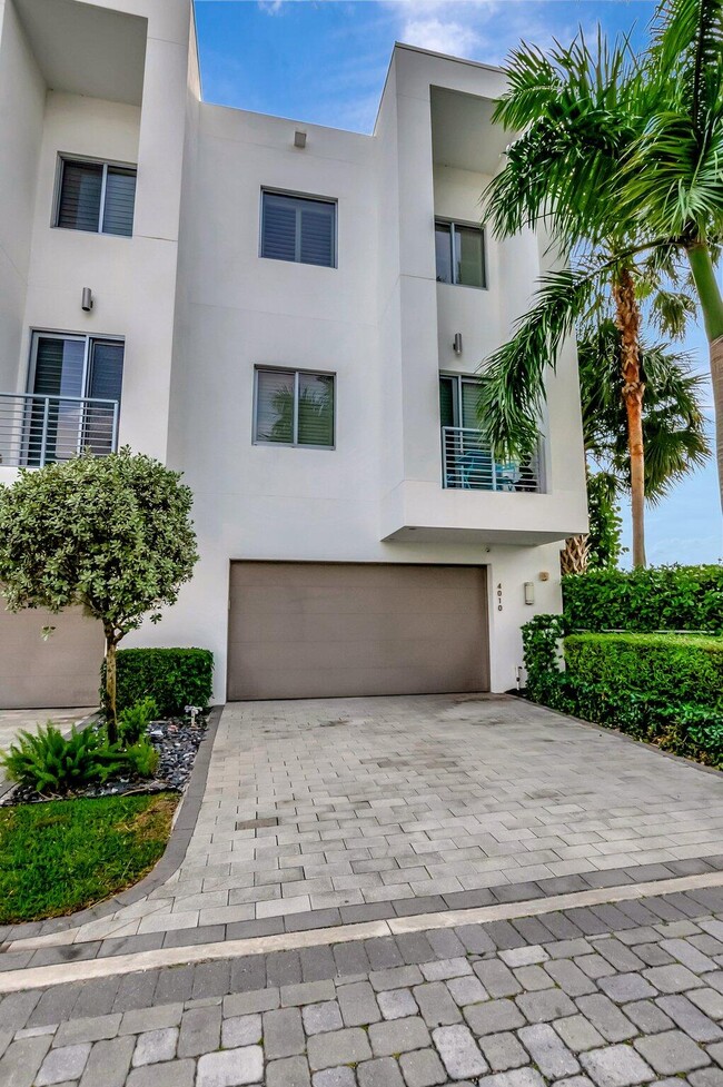 Building Photo - 4010 NW 18th Way