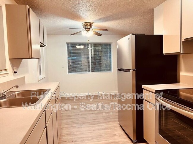 Building Photo - 6313 151st St NW