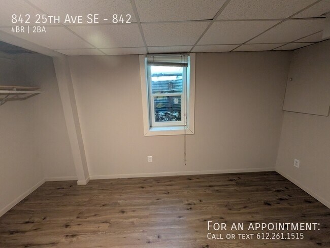 Building Photo - 842 25th Ave SE