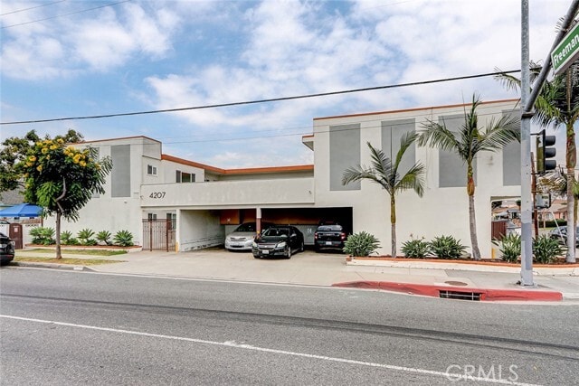 Building Photo - 4207 Manhattan Beach Blvd