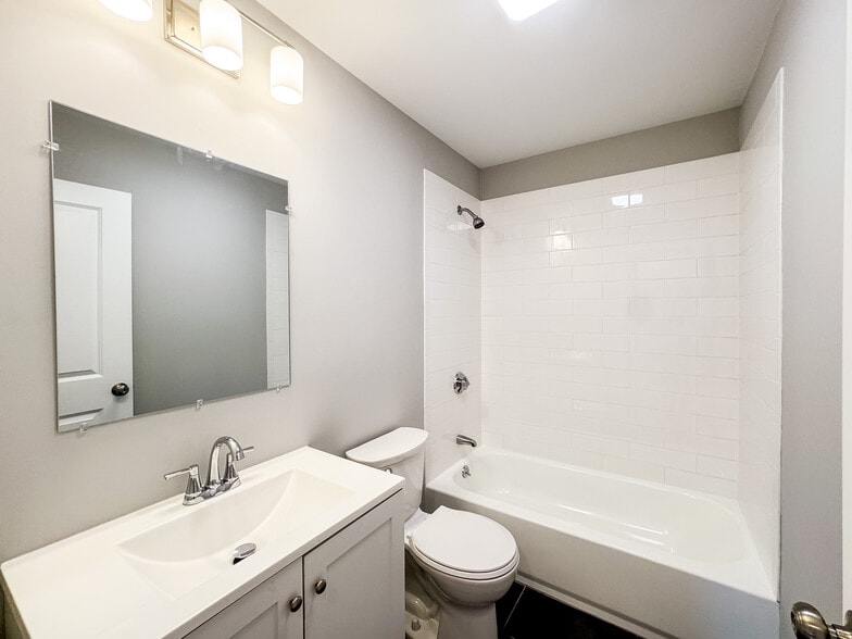 Building Photo - 58 Chestnut St