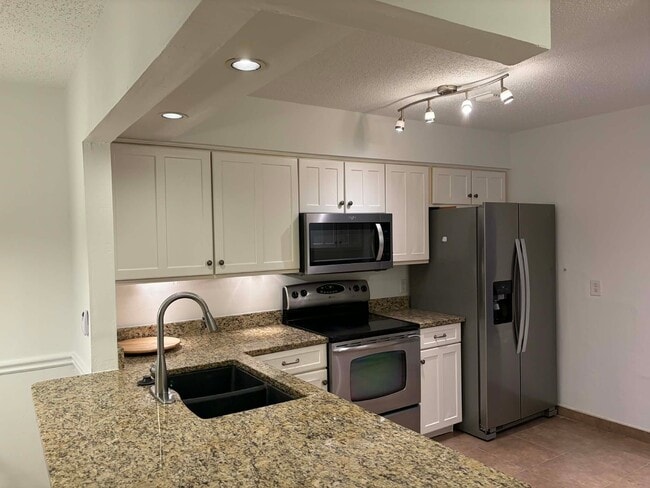 Building Photo - 25500 Cockleshell Dr