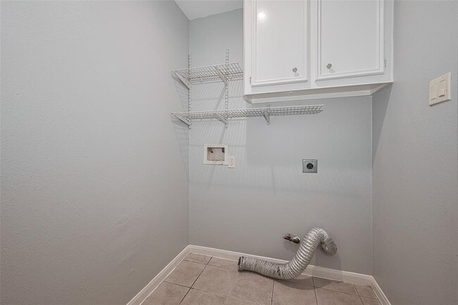 Building Photo - 9631 Highland Pointe Dr