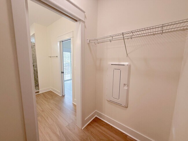 Building Photo - Spacious 4-Bedroom Townhome at Highbury + Summer Special