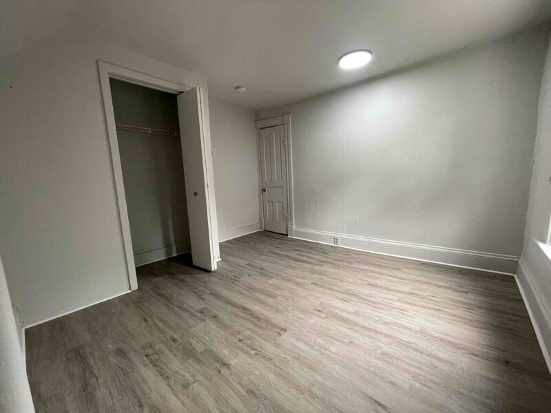 Building Photo - 608 3rd St