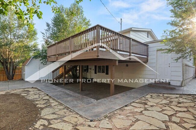 Building Photo - 610 Catalina Dr