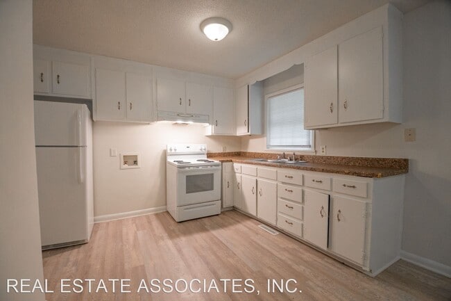 Building Photo - 3 br, 1.5 bath House - 306 5th Street