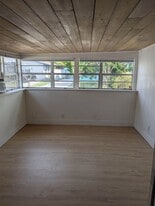 Building Photo - 605 NE 27th St