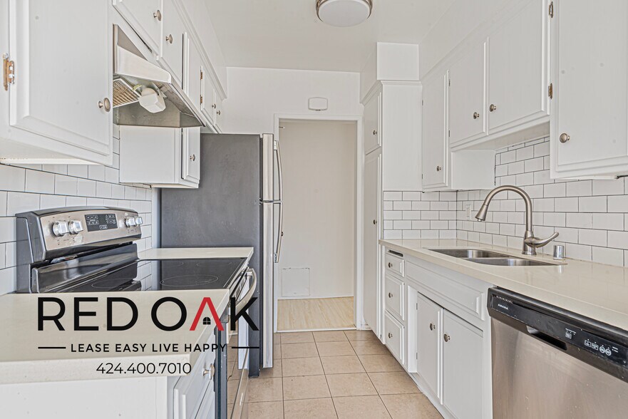 Building Photo - 2065 Rodney Dr