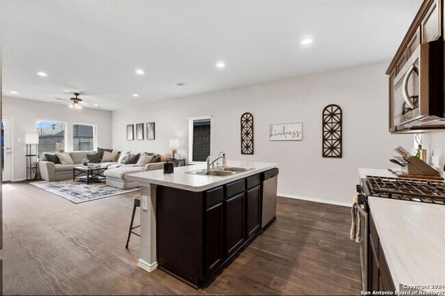 Building Photo - 13911 Great Pnes Ct