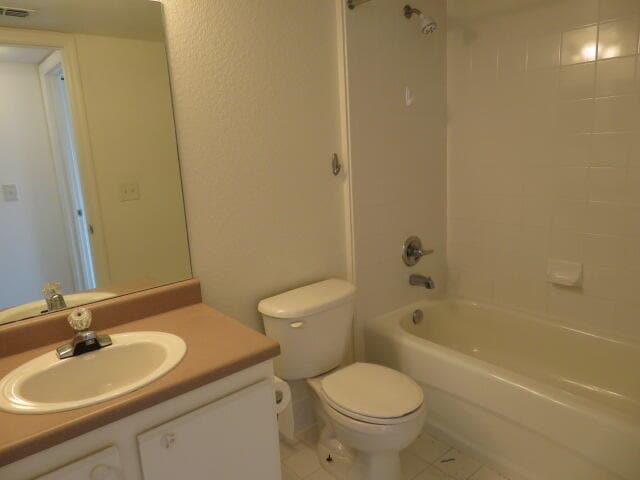 Building Photo - 181 SW Palm Dr