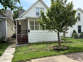Building Photo - 2 Bedroom single family home