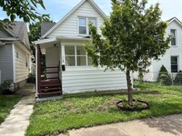 Building Photo - 2 Bedroom single family home