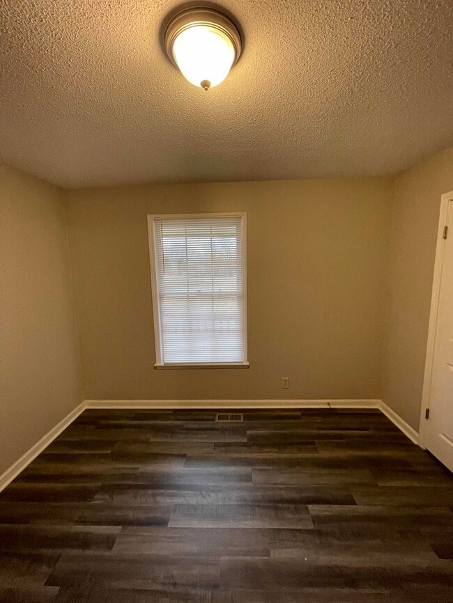 Building Photo - 1005 Peachers Mill Rd