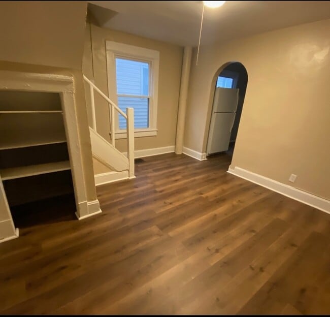 Building Photo - 411 N Centennial St