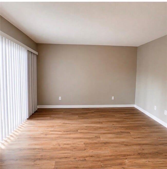Building Photo - 3254 Strawberry Ln