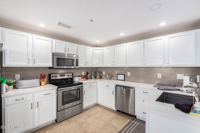 Building Photo - 21320 N 56th St