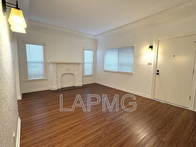 Building Photo - 2751 Pomeroy Ave