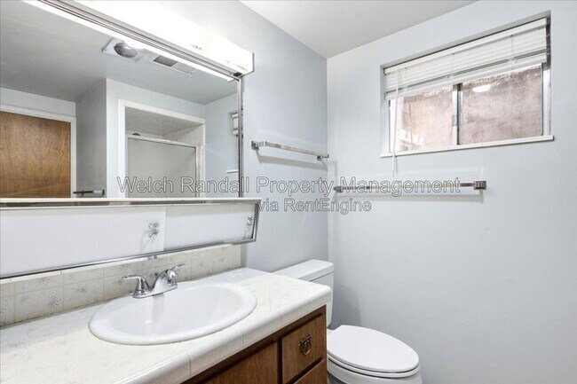 Building Photo - 5070 Doren Dr