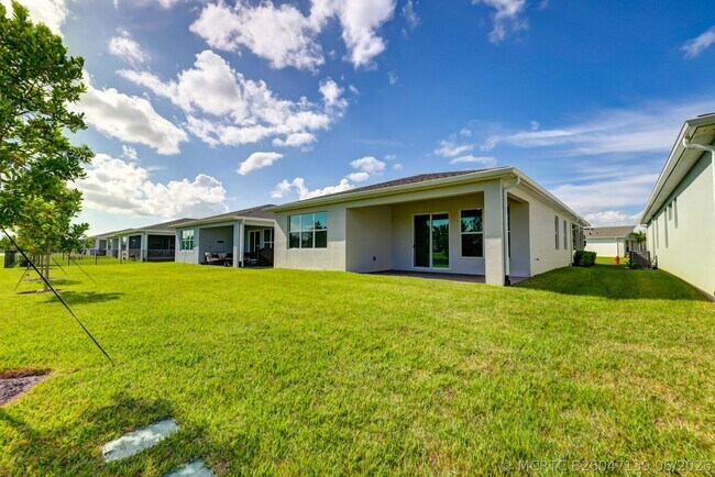 Building Photo - 12712 SW Eleanor Dr