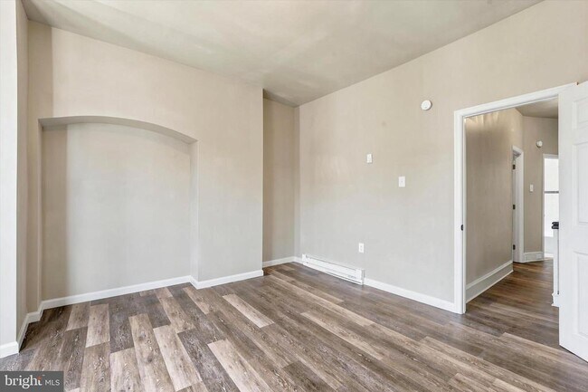 Building Photo - 3114 Custer St